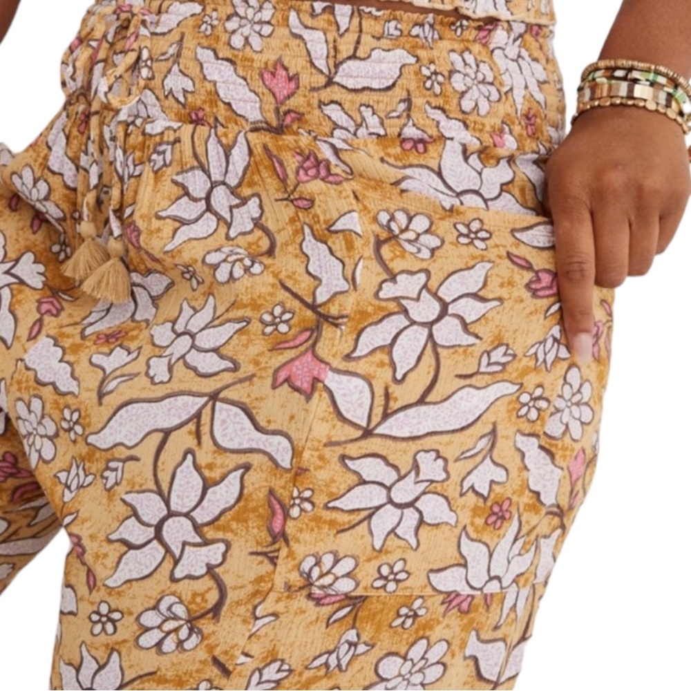Aerie Yellow Smocked High Waisted Beach Pants Women's Size Medium - Picture 13 of 14